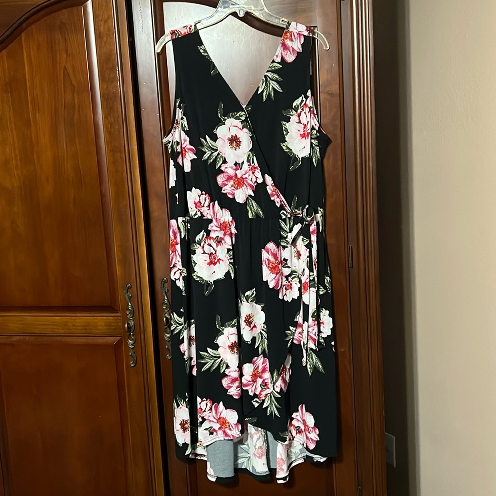 HARLOW & ROSE floral faux wrap dress Size